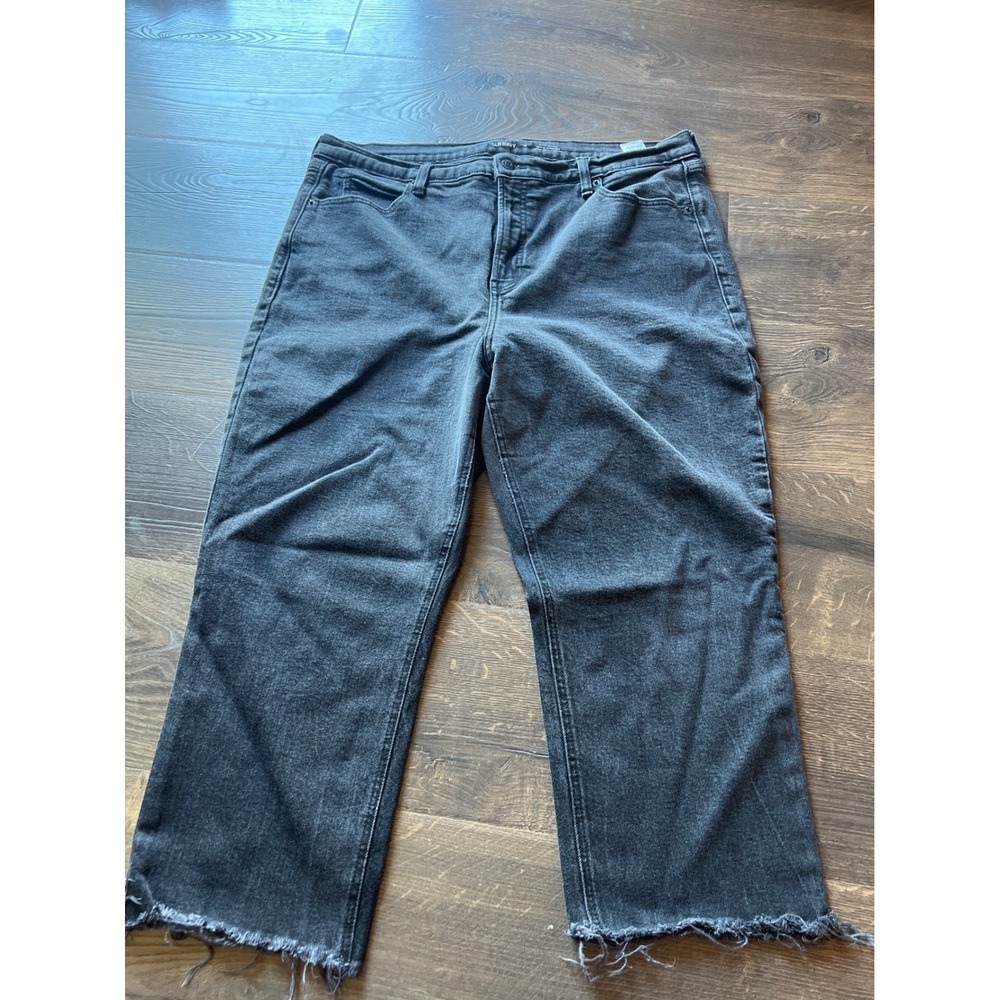 Old Navy Sky-Hi Straight‎ Capris Womens 18 Extra High Rise Raw Hem Washed Black